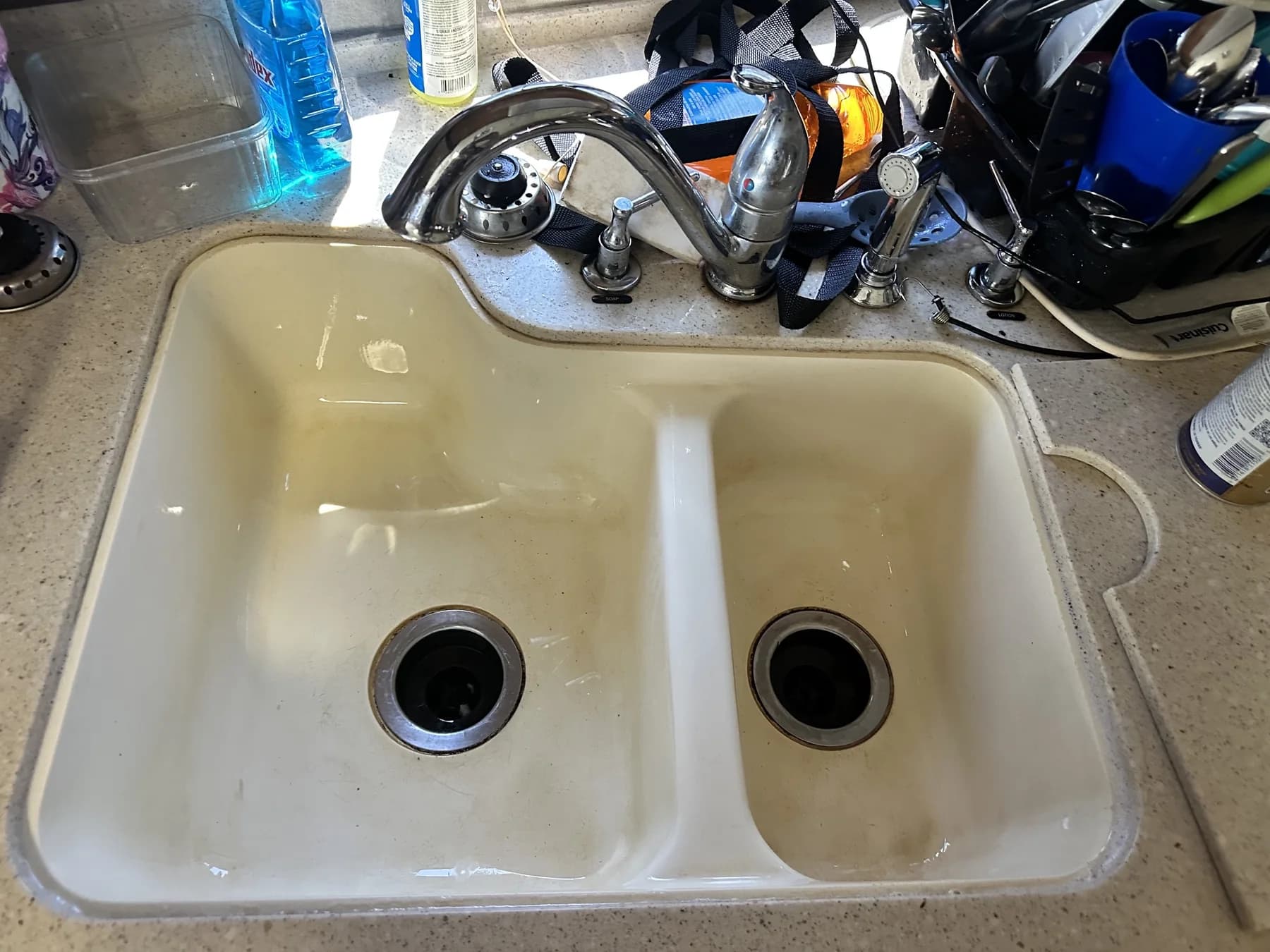 Kitchen sink clean-up after